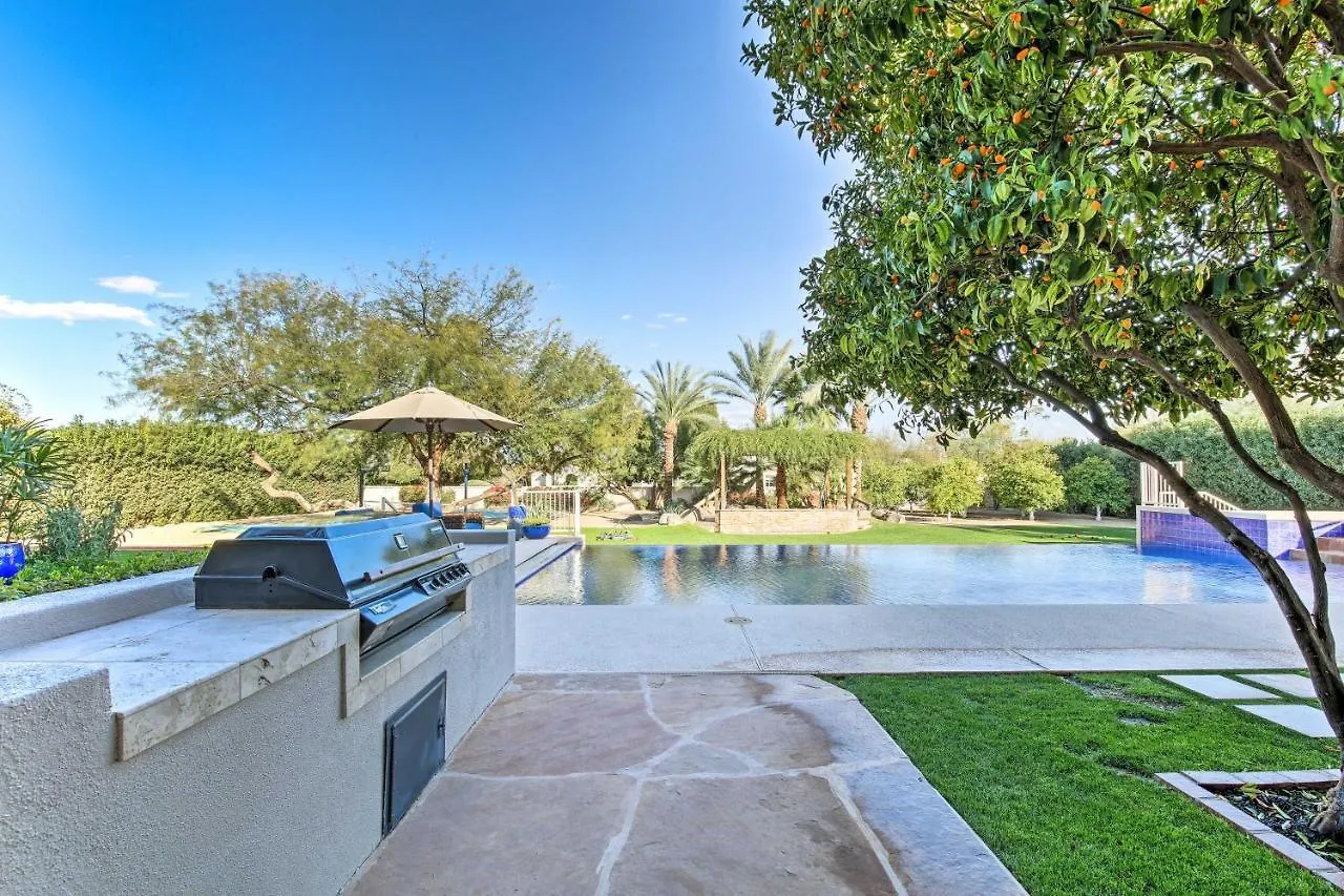 בית נופש סקוטסדייל Lavish Paradise Valley Home With Sports Court And Pool ארצות הברית