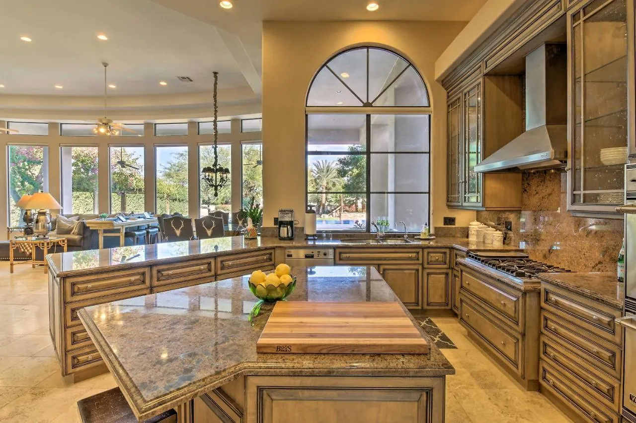 סקוטסדייל Lavish Paradise Valley Home With Sports Court And Pool