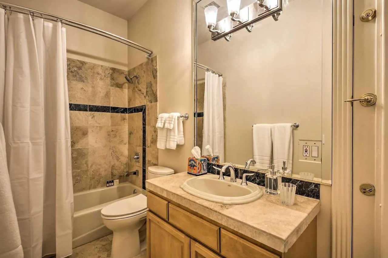 סקוטסדייל Lavish Paradise Valley Home With Sports Court And Pool בית נופש